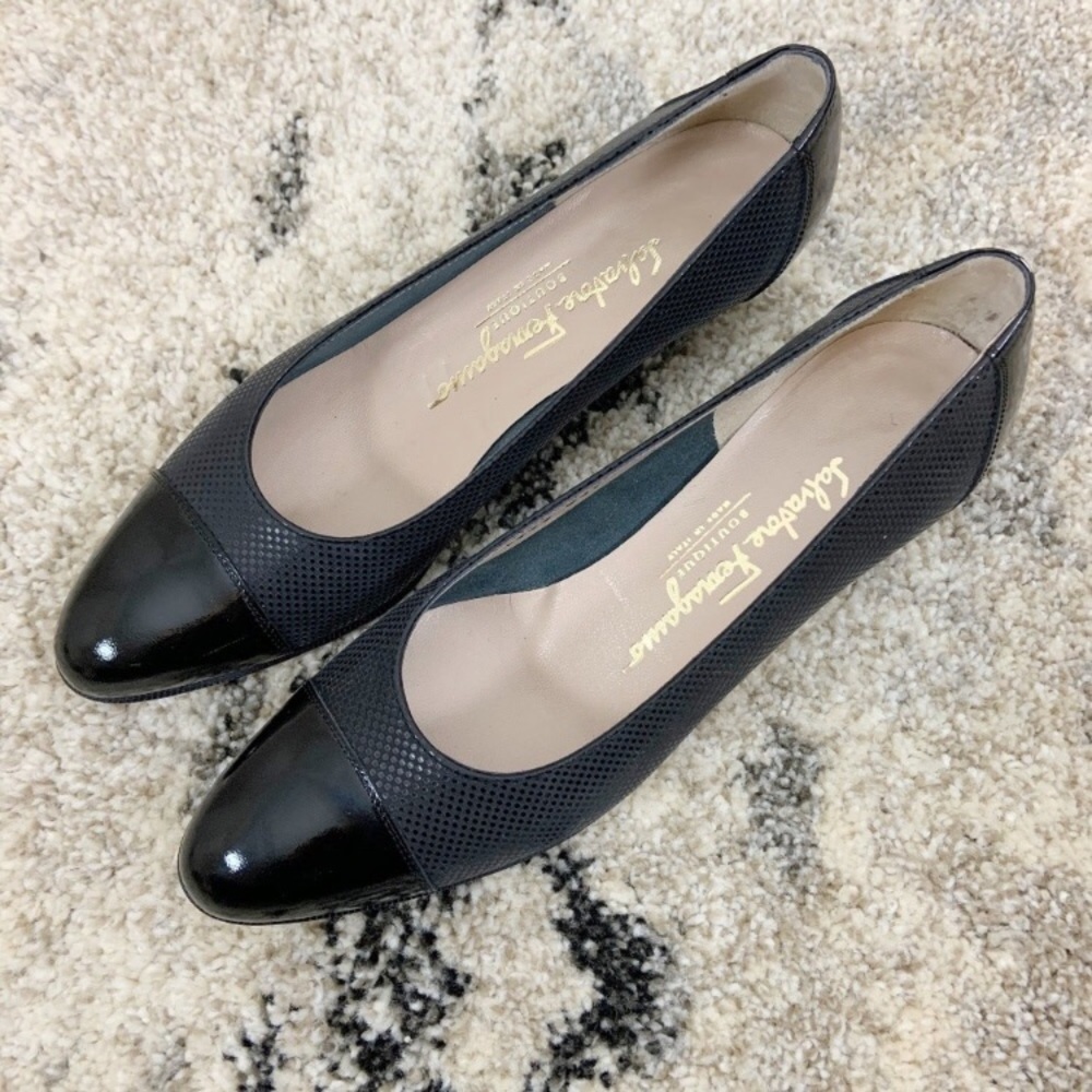 SALVATORE FERRAGAMO Cap Toe Leather Pumps